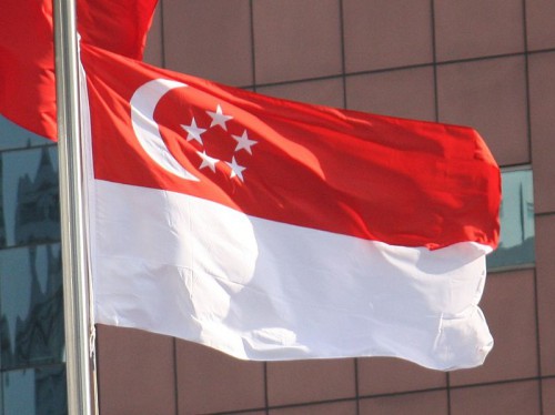 800px 2012 Flag of Singapore Photo